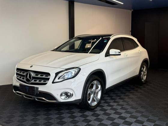 MERCEDES-BENZ GLA 200 1.6 CGI FLEX ENDURO 7G-DCT